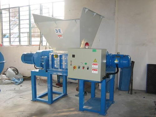 【废旧电瓶壳破碎机矿山撕碎机价格】- 