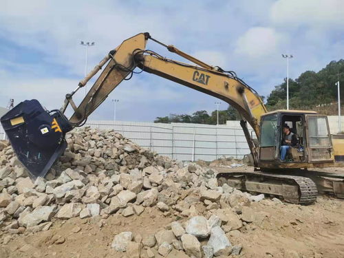 破碎斗在混凝土与矿山设备中的应用及价值